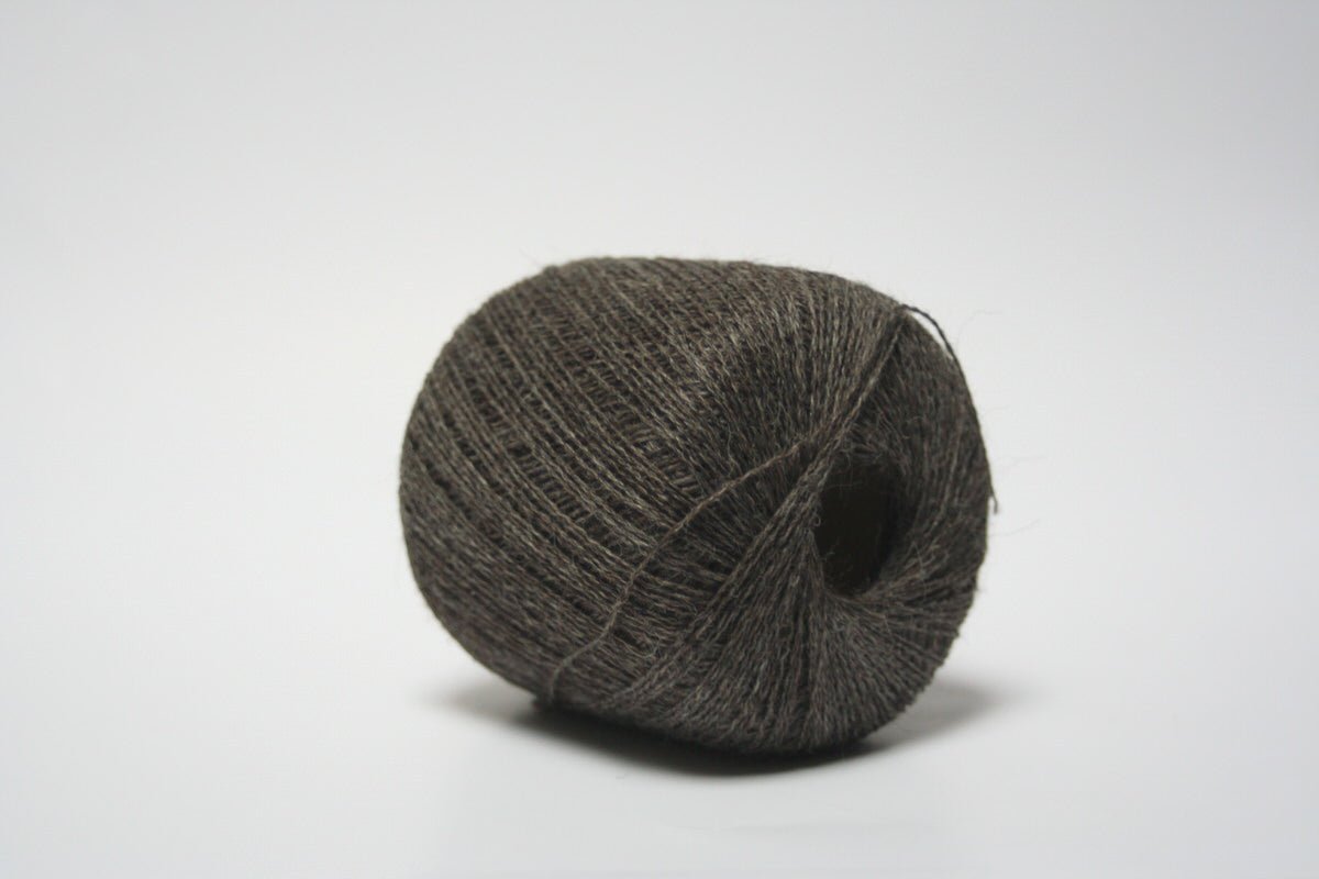 SHETLAND 2PLY SUPREME LACE WEIGHT Grey - Jamieson & Smith